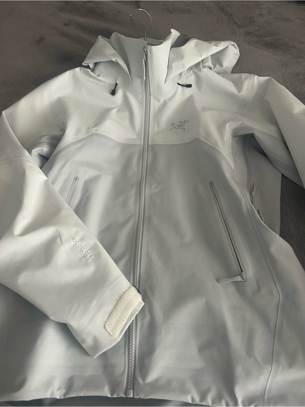 Arc'teryx women's light gray waterproof hooded ski Jacket
